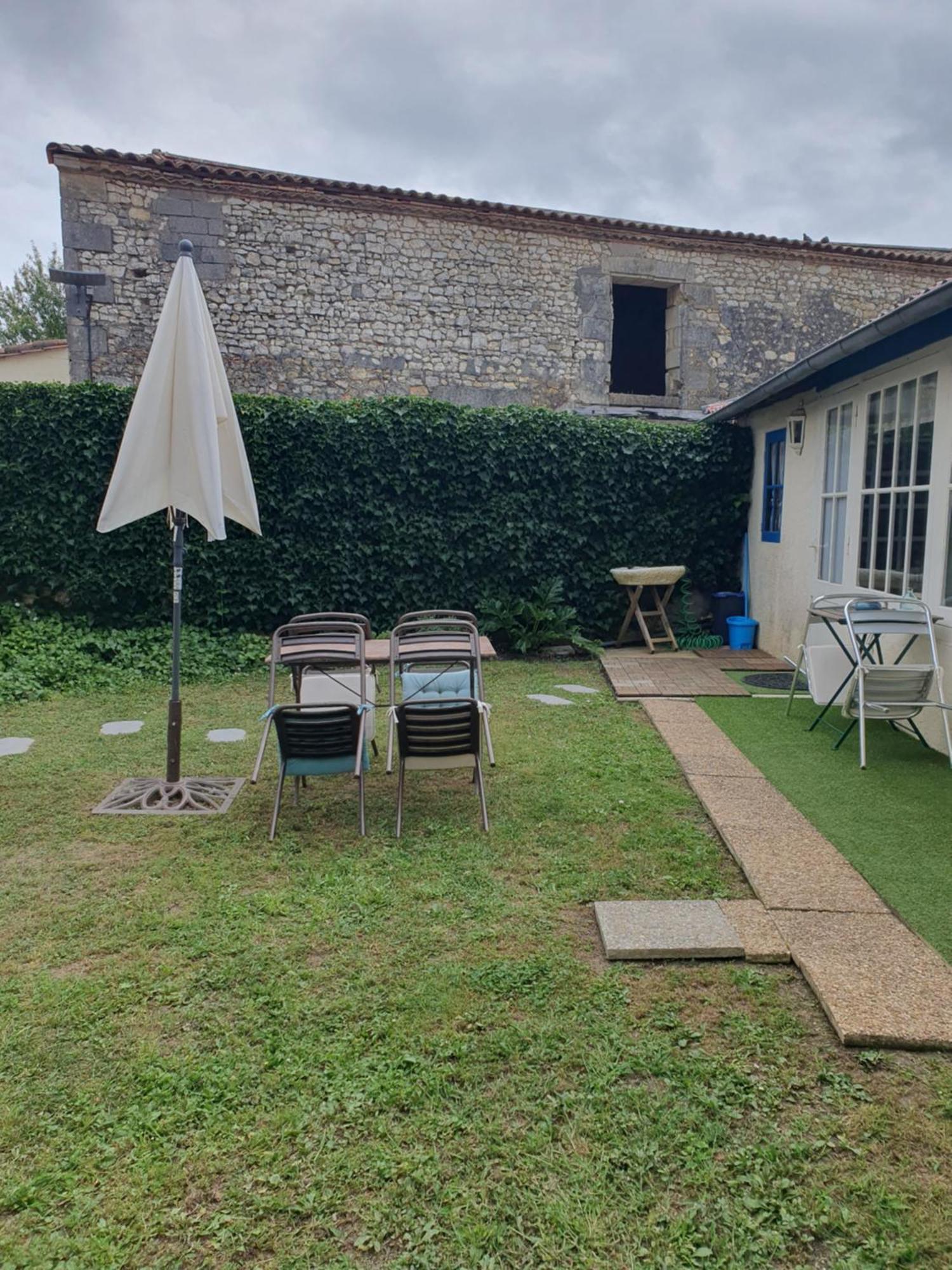 La Maison De Jeanne Lesparre-Médoc Kültér fotó